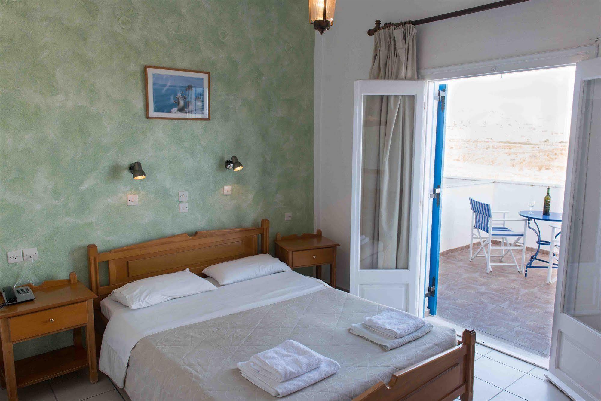 Hotel Olympia Karterados  Buitenkant foto